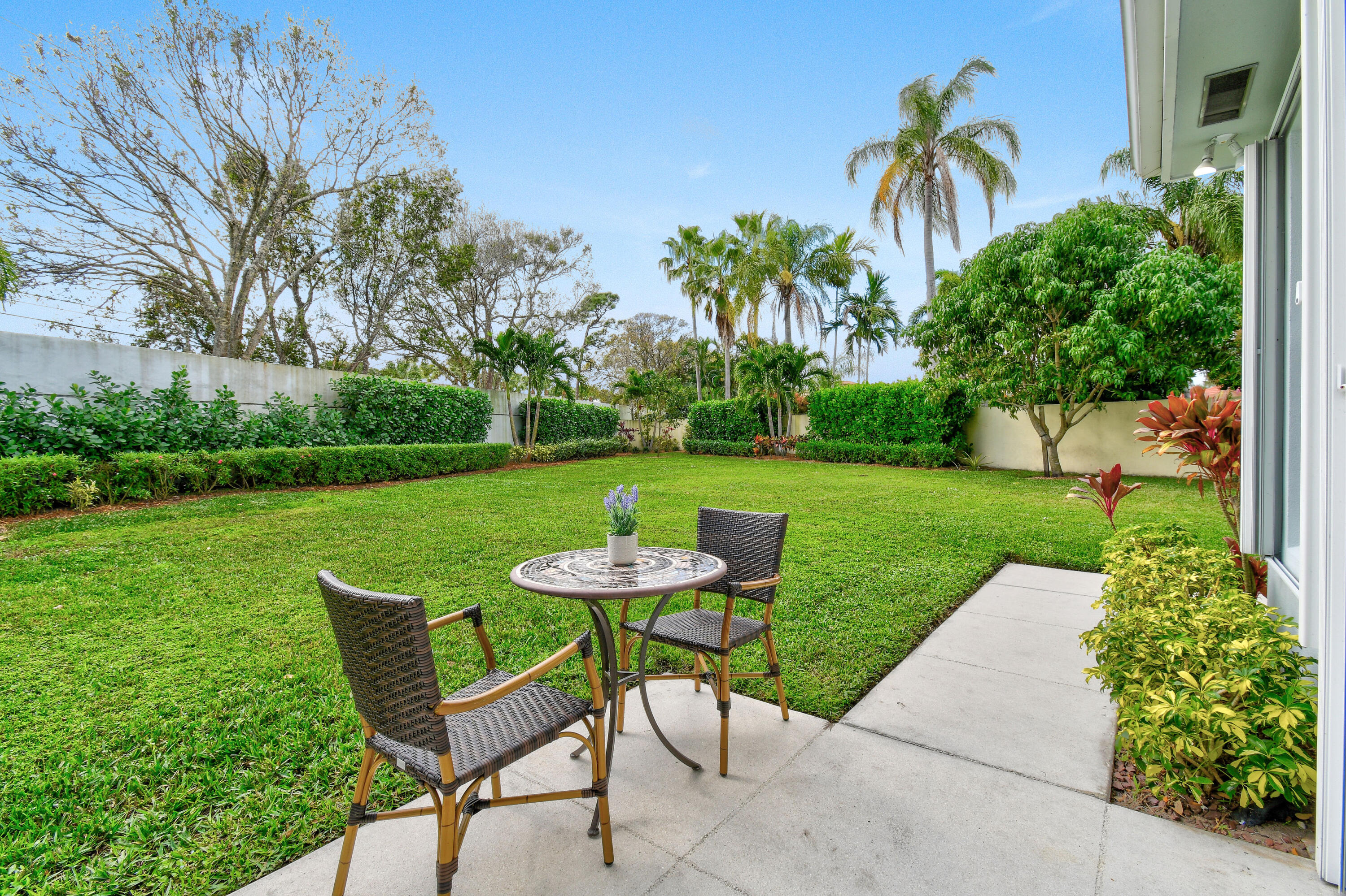 172 Hampton Circle Jupiter, FL 33458 - Photo 34 of 38 172HamptonCircle_47