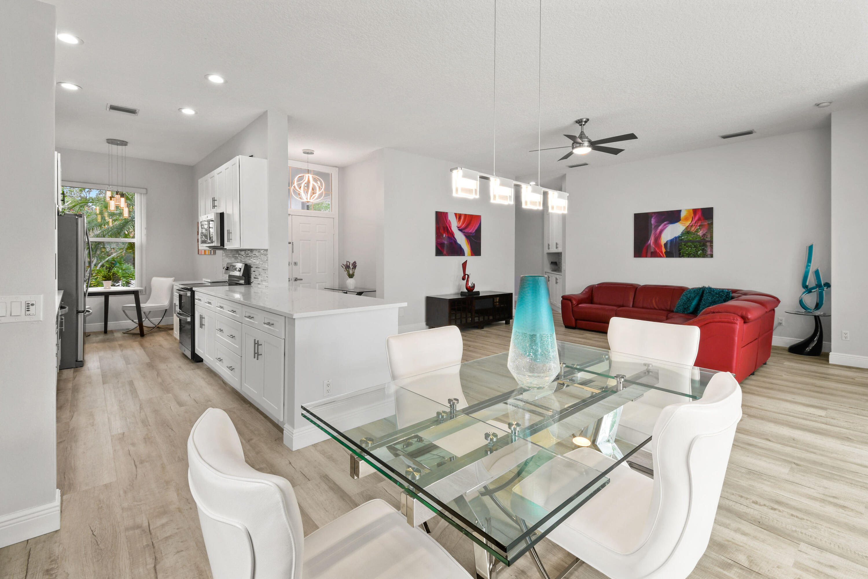 172 Hampton Circle Jupiter, FL 33458 - Photo 10 of 38 172HamptonCircle_13