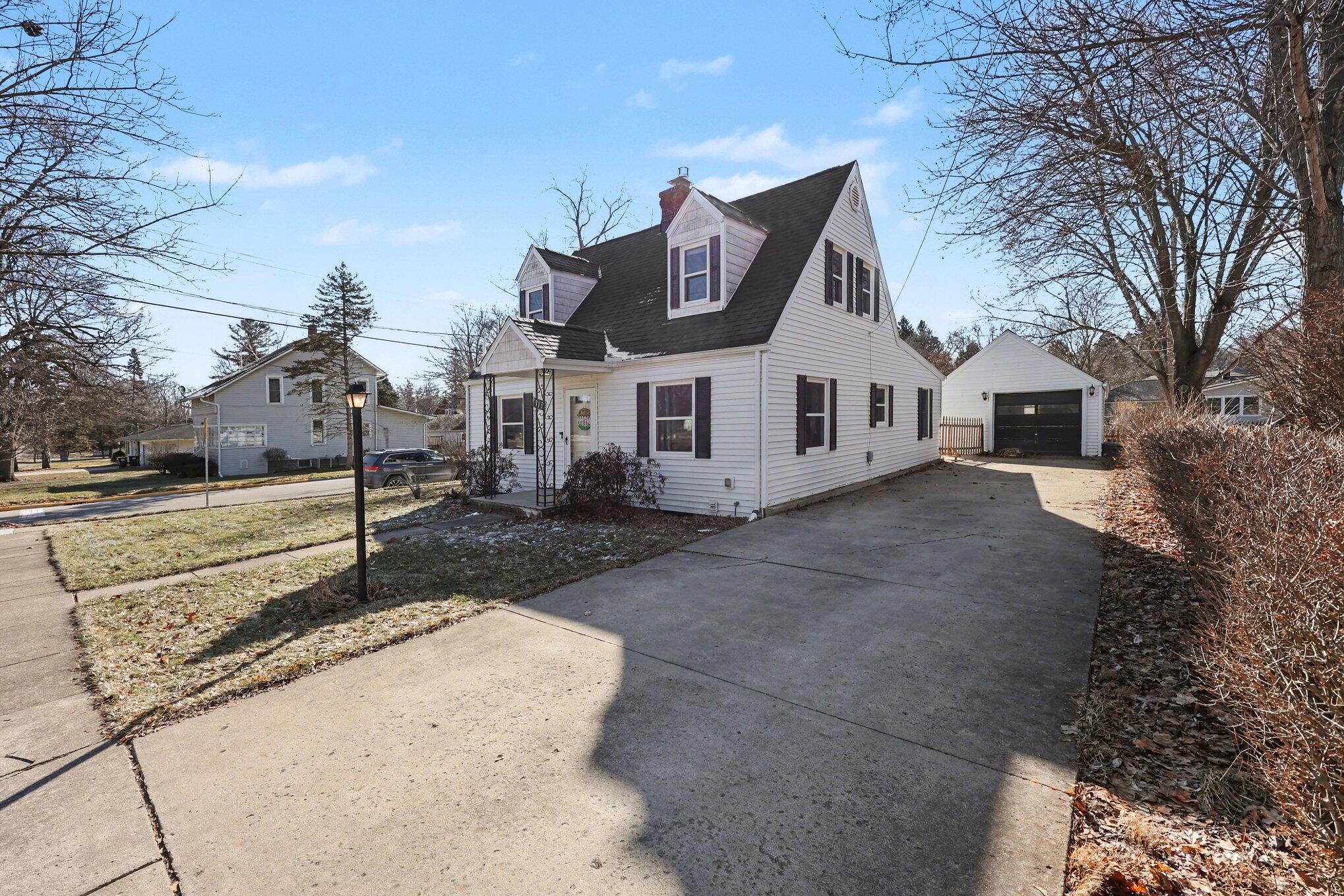 313 Territorial Road Manchester, MI 48158 - Photo 3 of 35 002_file_6918