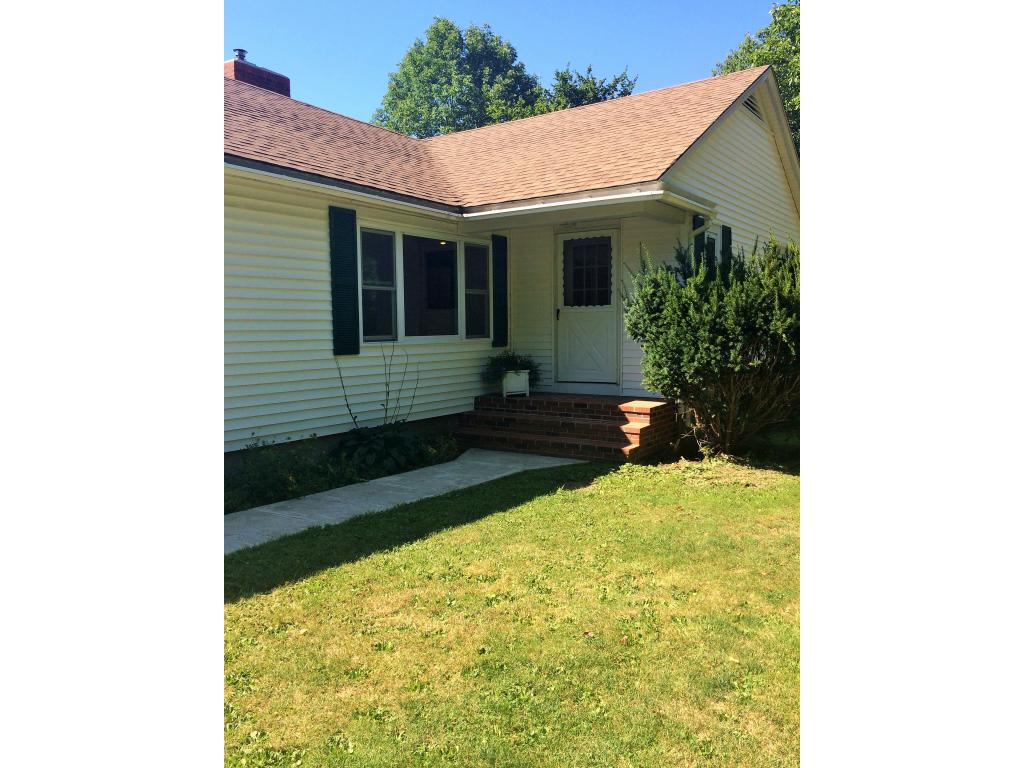 34 Brentwood Road Exeter, NH 03833 - Photo 2 of 26