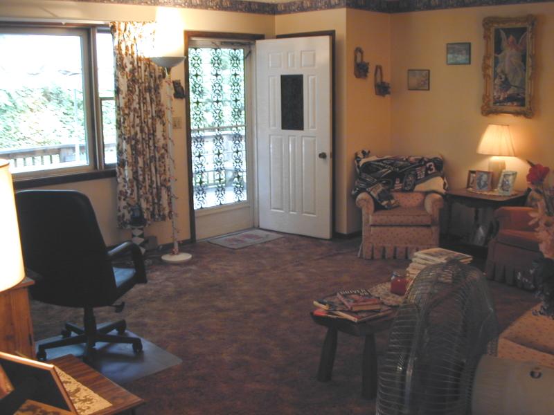2510 Redington Road Bethlehem, PA 18015 - Photo 15 of 18 Family Room