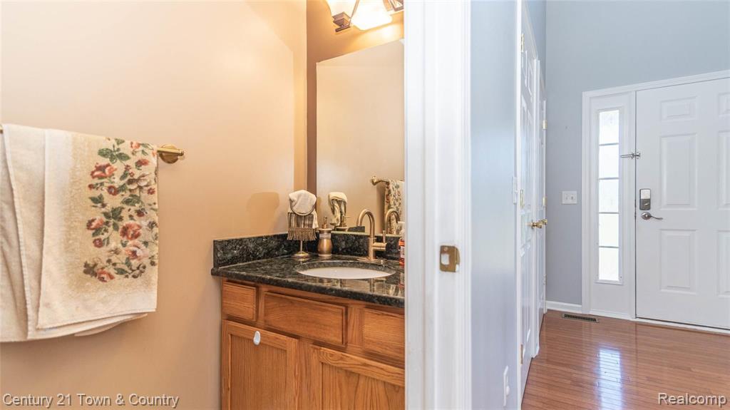 2974 Walbridge Road Rochester Hills, MI 48307 - Photo 19 of 82