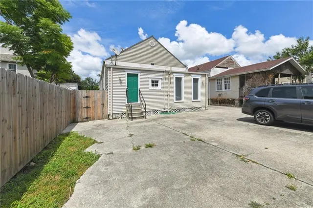 $395,000 | 920-22 Lafayette Street, Gretna, LA 70053