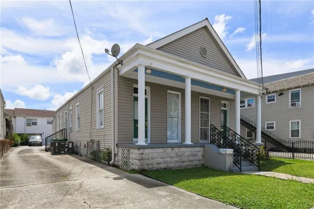 $395,000 | 920-22 Lafayette Street, Gretna, LA 70053