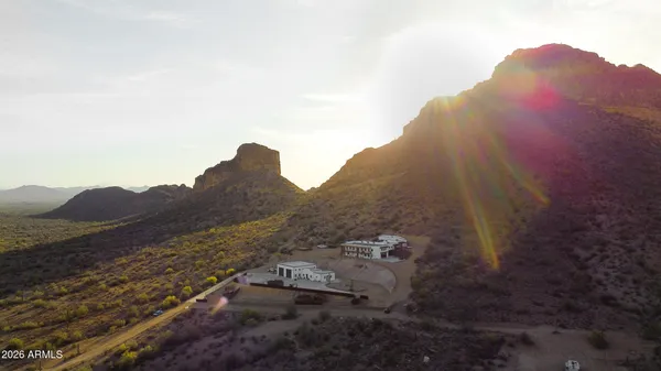 $1,799,999 | 27194 North Bear Paw Pass, San Tan Valley, AZ 85144