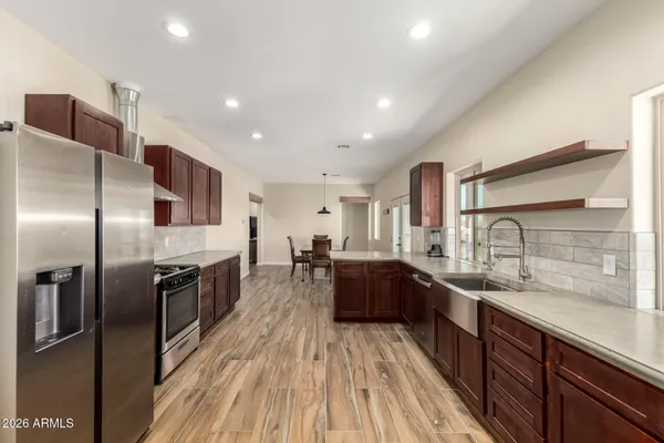 $1,799,999 | 27194 North Bear Paw Pass, San Tan Valley, AZ 85144