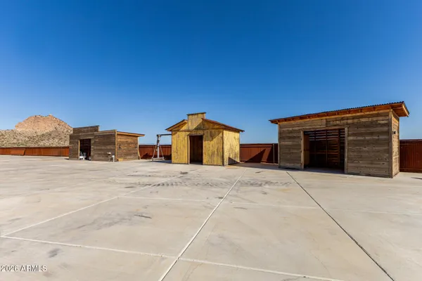 $1,799,999 | 27194 North Bear Paw Pass, San Tan Valley, AZ 85144