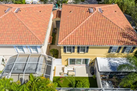 $569,900 | 48 Laurel Oaks Circle, Tequesta, FL 33469