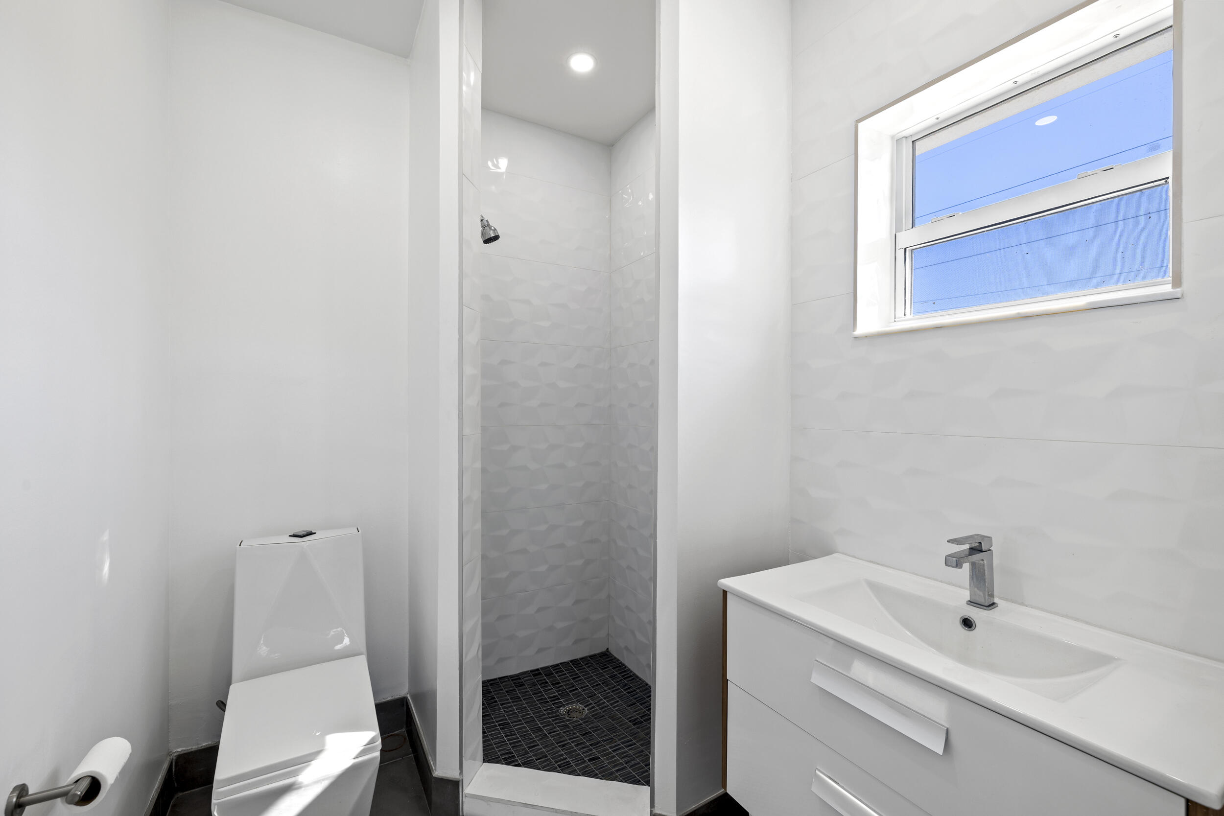 13621 Southwest 16th Street Davie, FL 33325 - Photo 25 of 36 Bath