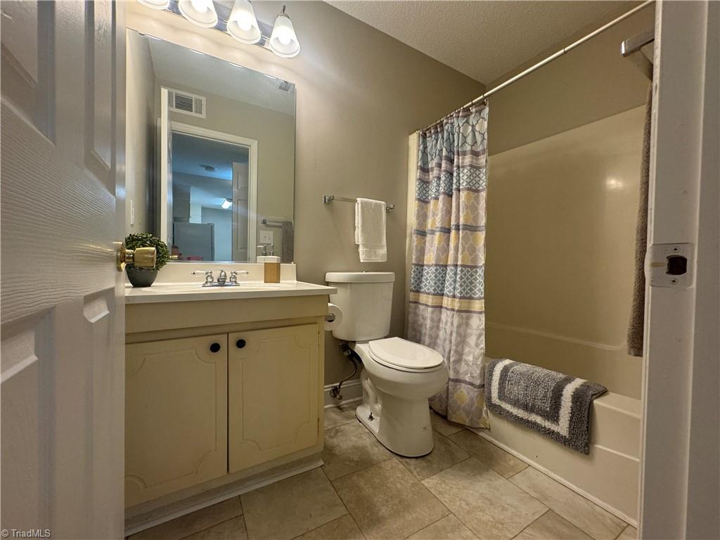 219 Northpoint Avenue, Unit G High Point, NC 27262 - Photo 11 of 11 Bathroom
