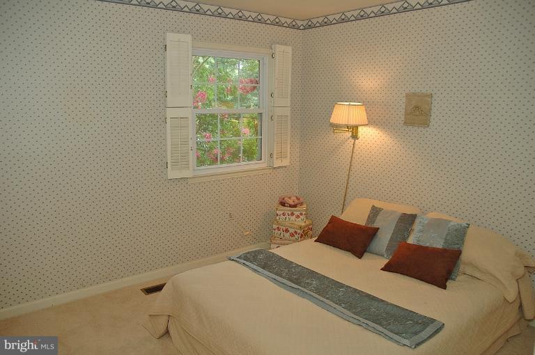 806 Tapawingo Road Southwest Vienna, VA 22180 - Photo 8 of 20 Bedroom