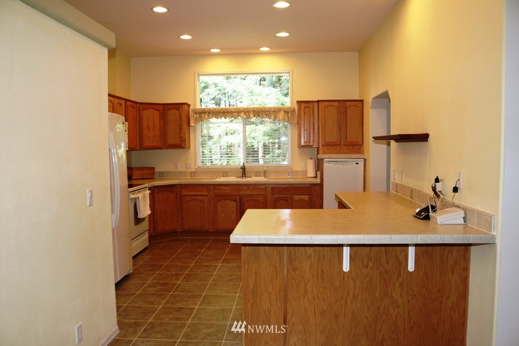 3031 East Rasor Road Belfair, WA 98528 - Photo 2 of 25 Gallery Image 2