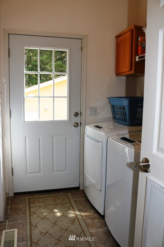 3031 East Rasor Road Belfair, WA 98528 - Photo 15 of 25 Gallery Image 15