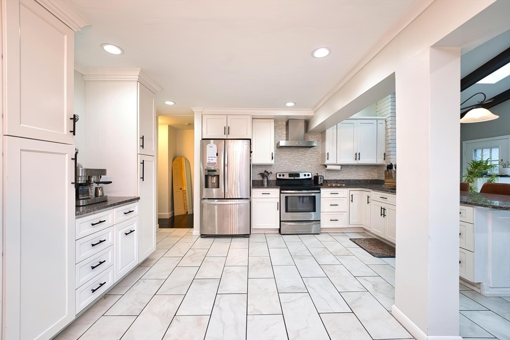 340 Kaufman Road Somerset, MA 02726 - Photo 11 of 41