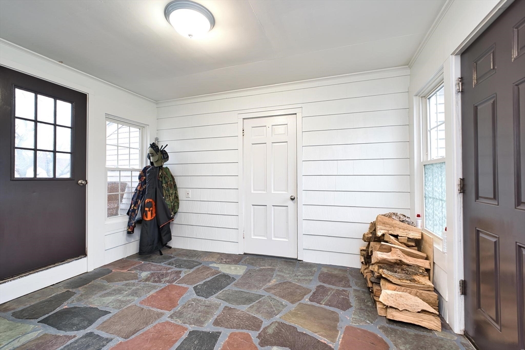 340 Kaufman Road Somerset, MA 02726 - Photo 8 of 41