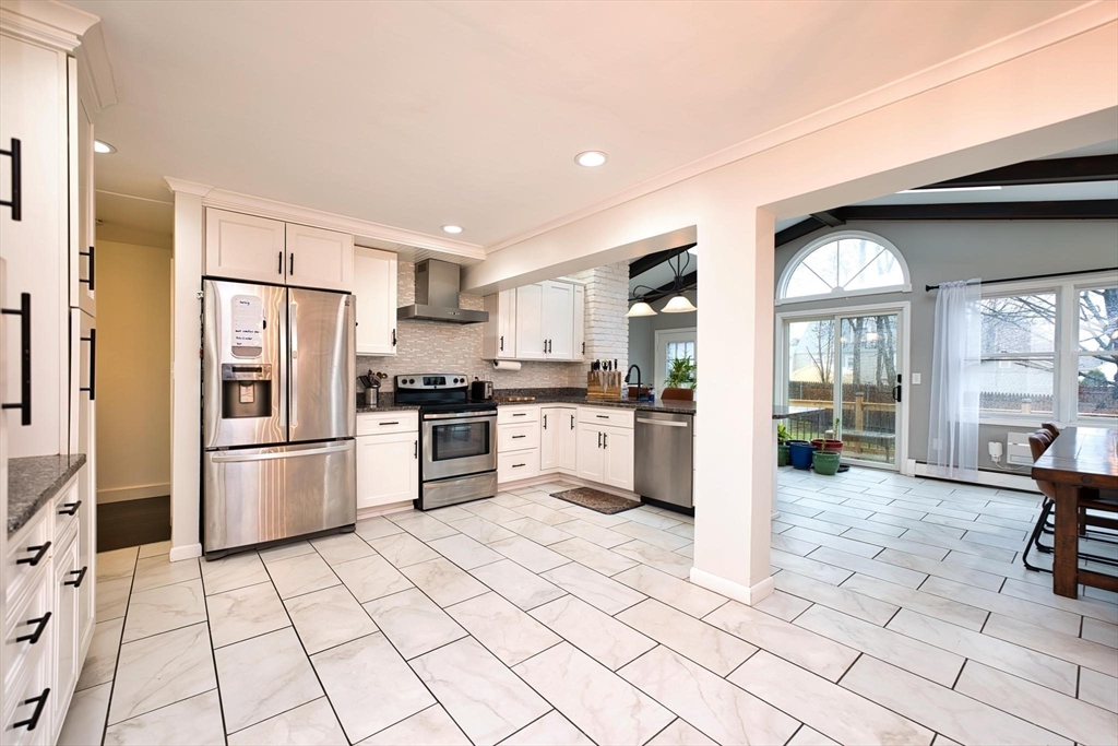 340 Kaufman Road Somerset, MA 02726 - Photo 10 of 41