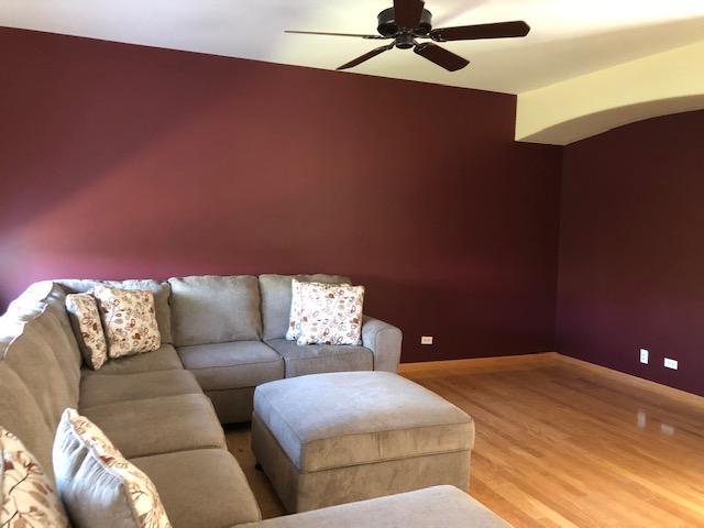 1502 Remington Lane Round Lake, IL 60073 - Photo 13 of 29 a living room with furniture