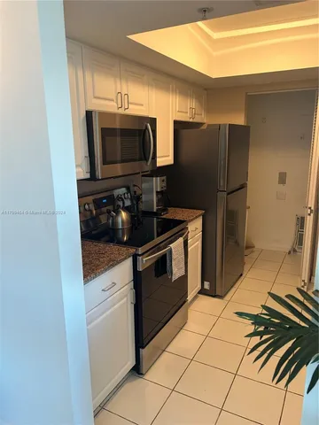 $4,950 | 90 Alton Road, Unit 607, Miami Beach, FL 33139