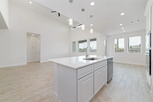 $557,000 | 1911 Hickory Grv Lane, Tomball, TX 77375