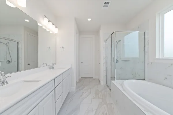 $557,000 | 1911 Hickory Grv Lane, Tomball, TX 77375