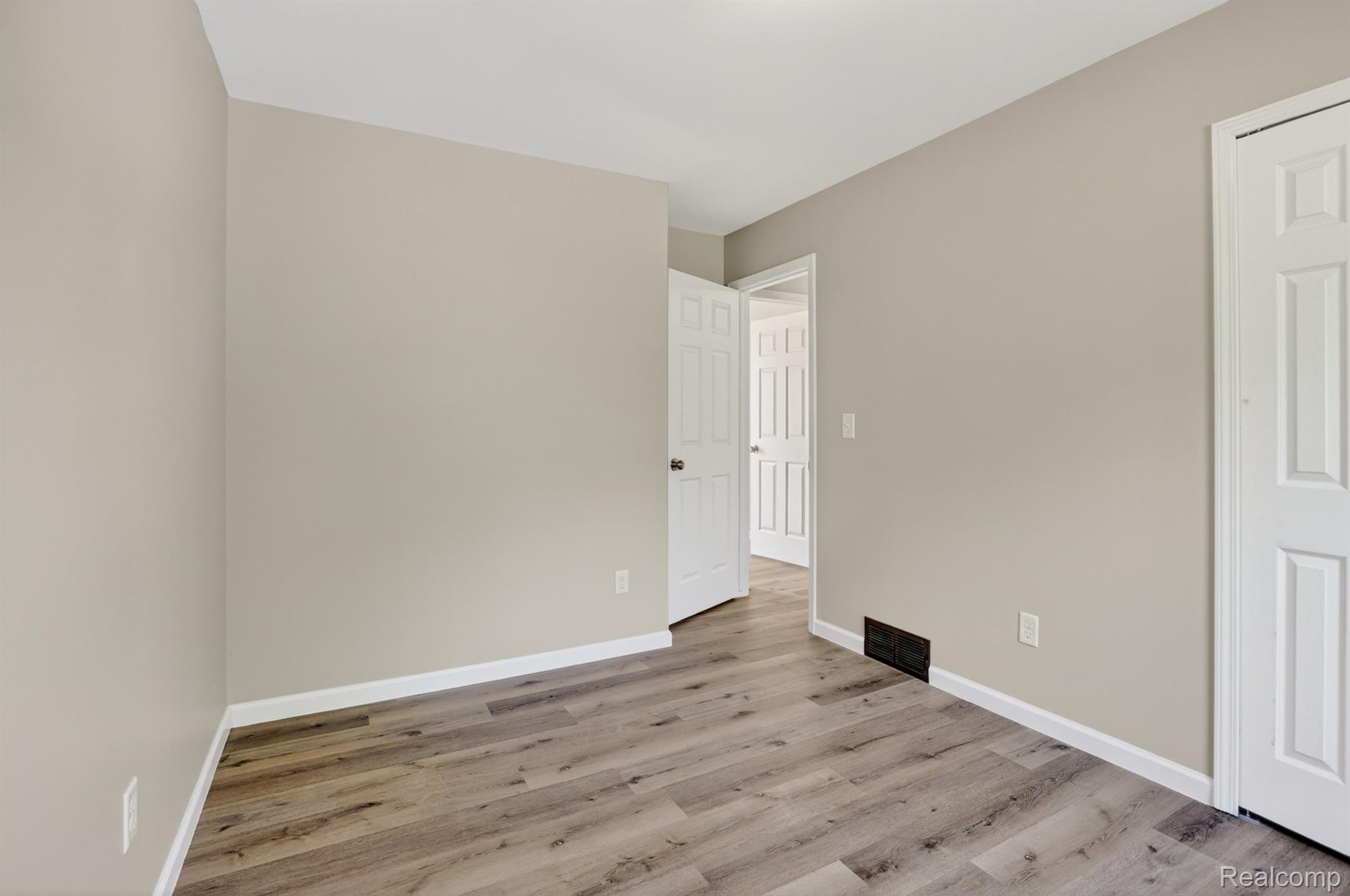 1215 North Oak Road Davison, MI 48423 - Photo 19 of 37