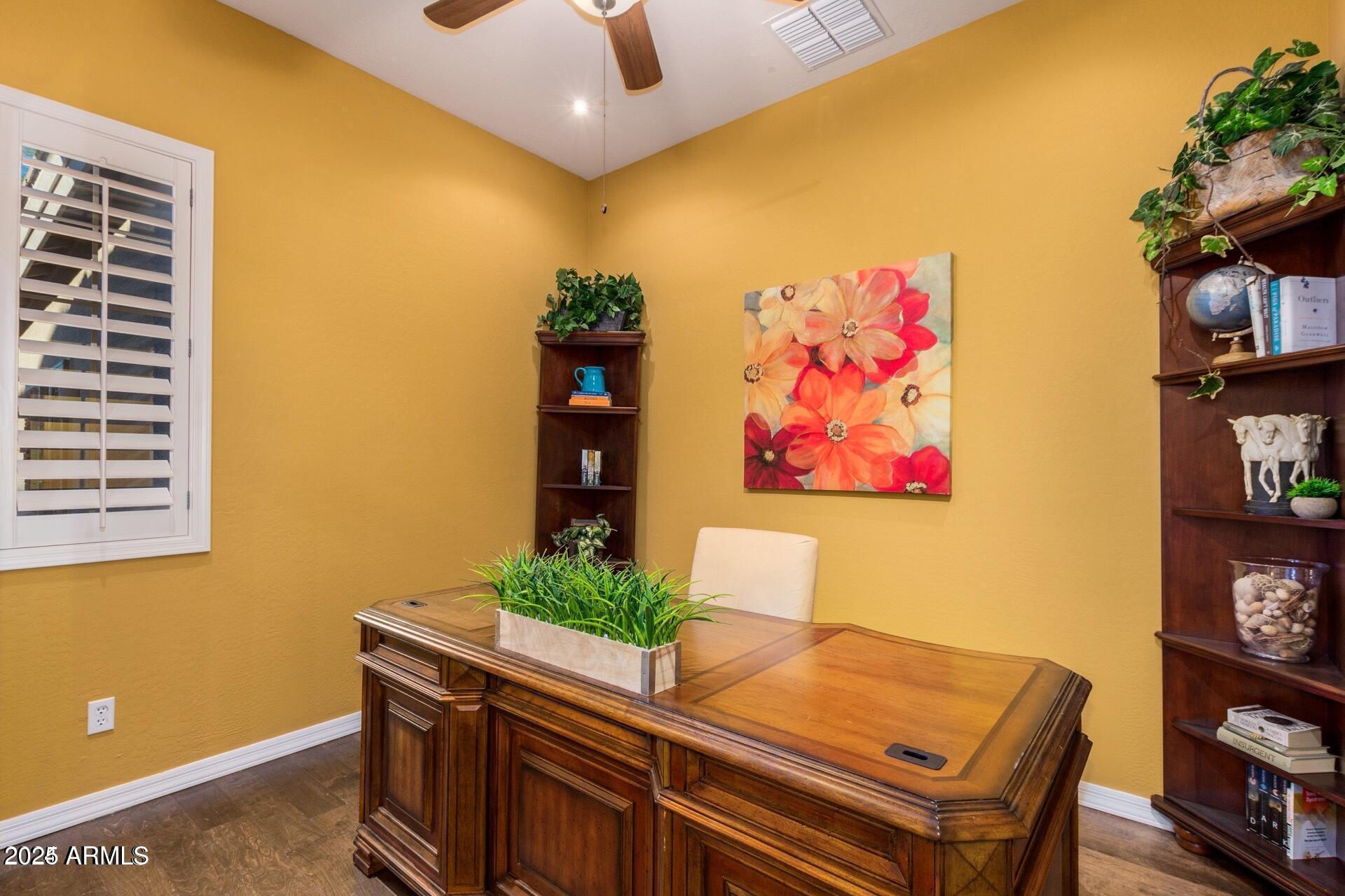 3103 West Sentinel Rock Road Phoenix, AZ 85086 - Photo 3 of 25