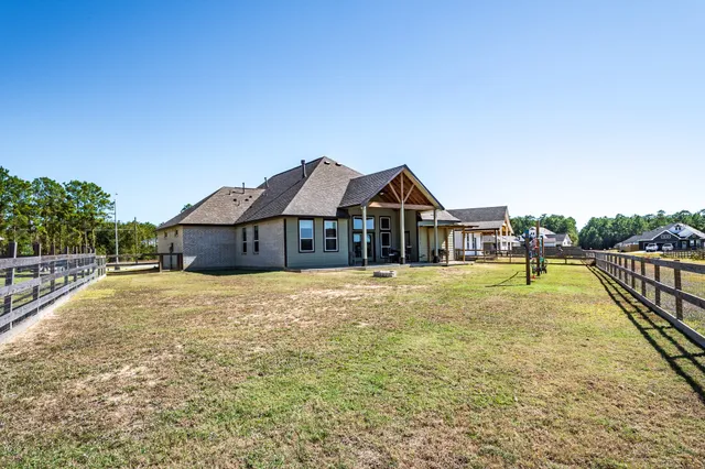 $415,000 | 119 Bunker Hl Court, Anahuac, TX 77514