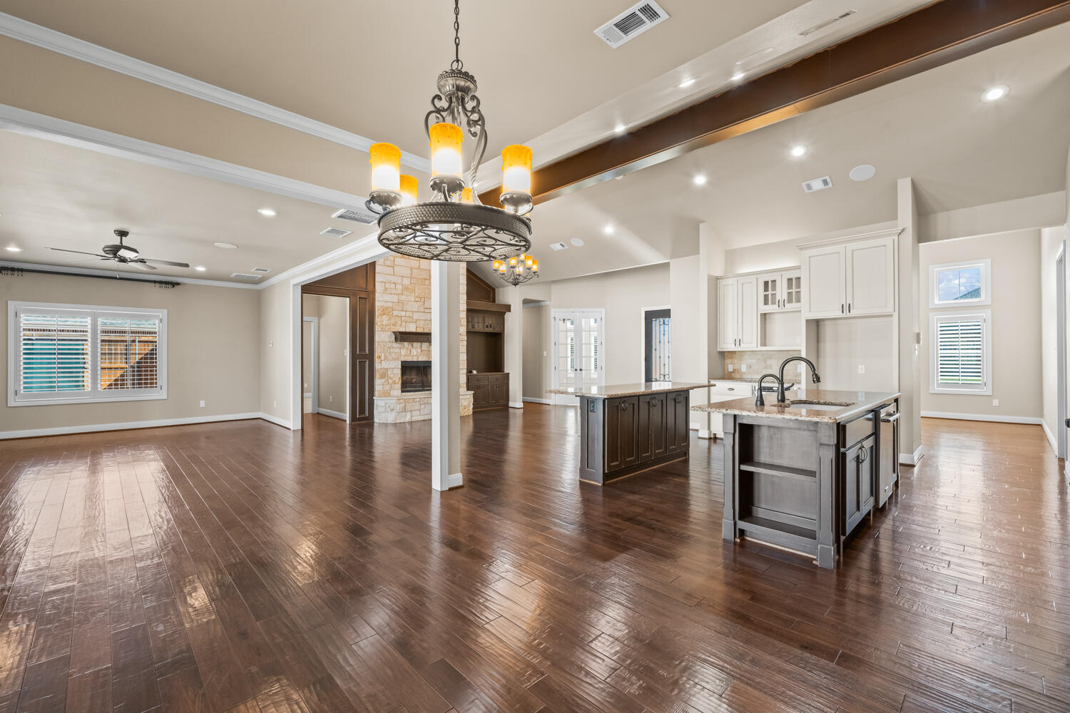 1405 11th Place Shallowater, TX 79363 - Photo 15 of 81 a view of a kitchen and dining room