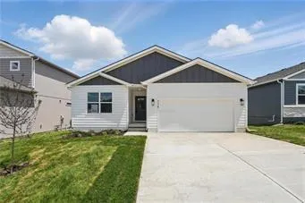 $466,950 | 500 Southwest Chelmsford Drive, Blue Springs, MO 64014