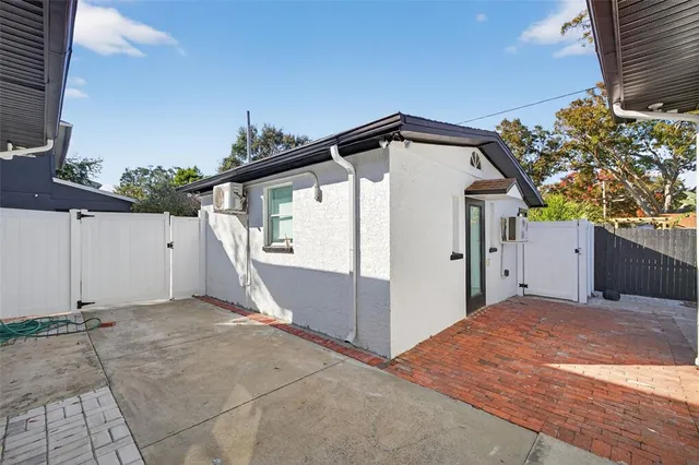 $5,000 | 2835 West Shelton Avenue, Tampa, FL 33611