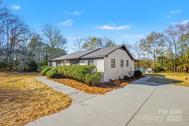 $450,000 | 211 Ole Simpson Place, Catawba, SC 29704