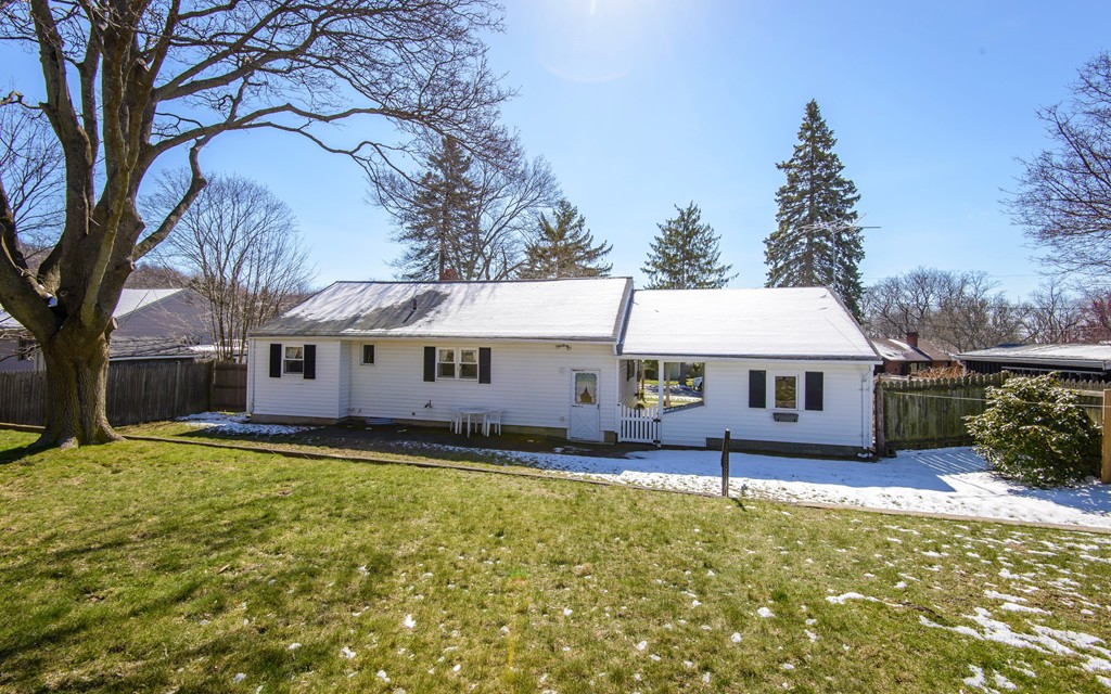 4 Bartlett Road Danvers, MA 01923 - Photo 6 of 30 Gallery Image 6