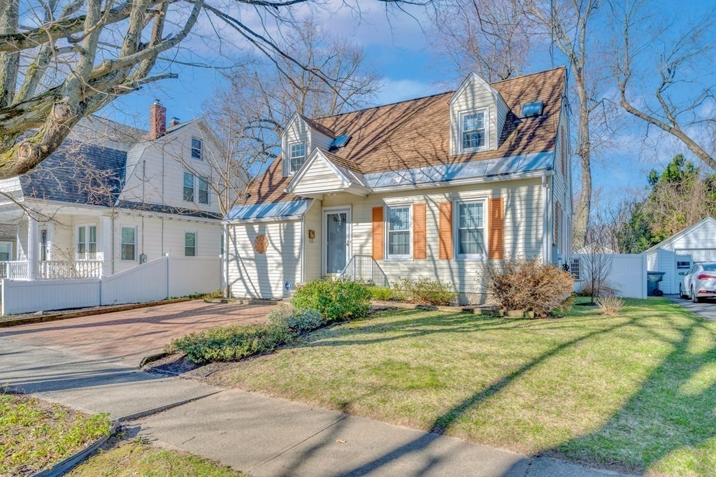 34 Powell Avenue Springfield, MA 01118 - Photo 1 of 36 Gallery Image 1