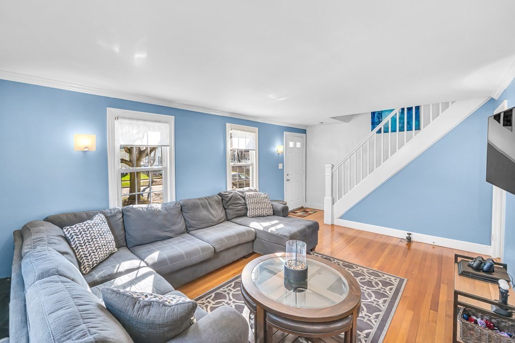 34 Powell Avenue Springfield, MA 01118 - Photo 4 of 36 Gallery Image 4