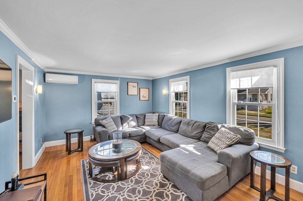 34 Powell Avenue Springfield, MA 01118 - Photo 5 of 36 Gallery Image 5