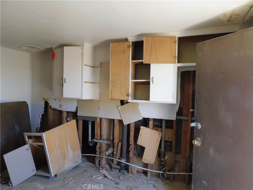 25372 Jade Road Barstow, CA 92311 - Photo 6 of 28