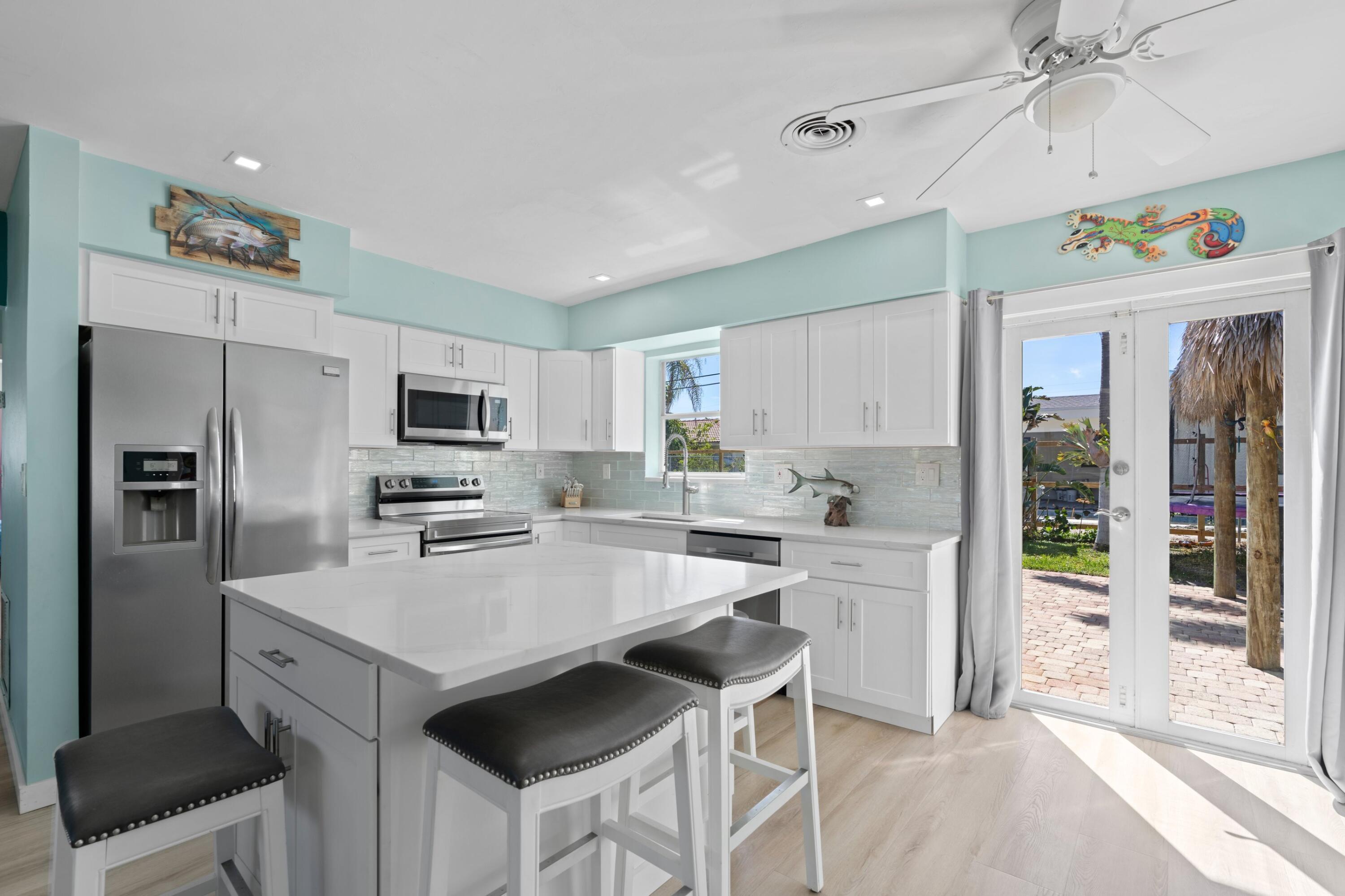 216 Northeast 32nd Street Boca Raton, FL 33431 - Photo 5 of 33 Kitchen Island
