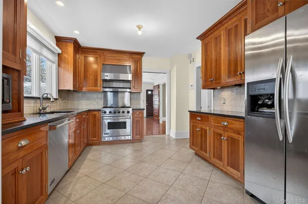 $5,400 | 35 Birch Street, Locust Valley, NY 11560