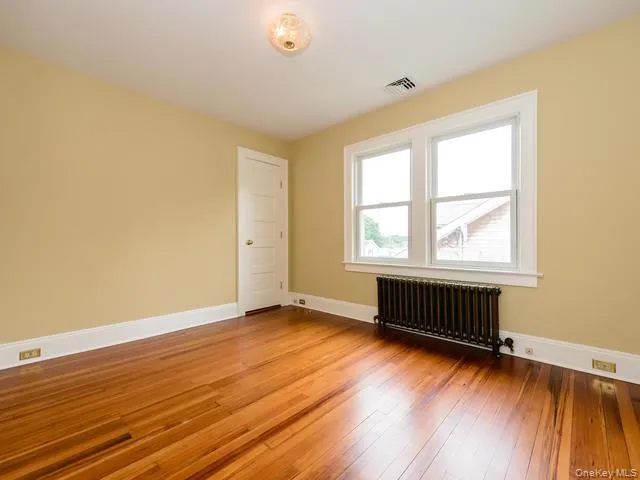 $5,600 | 35 Birch Street, Locust Valley, NY 11560