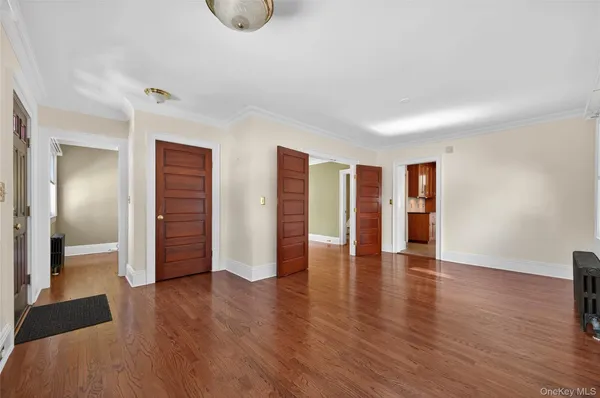 $5,400 | 35 Birch Street, Locust Valley, NY 11560