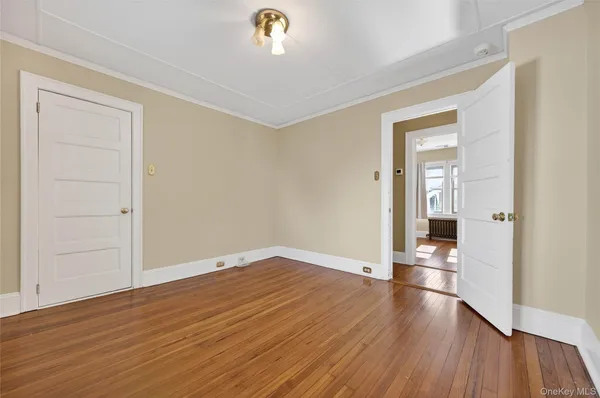 $5,400 | 35 Birch Street, Locust Valley, NY 11560