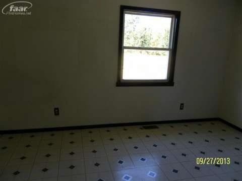 13890 Amman Road Chesaning, MI 48616 - Photo 8 of 15 20358151-7.JPG