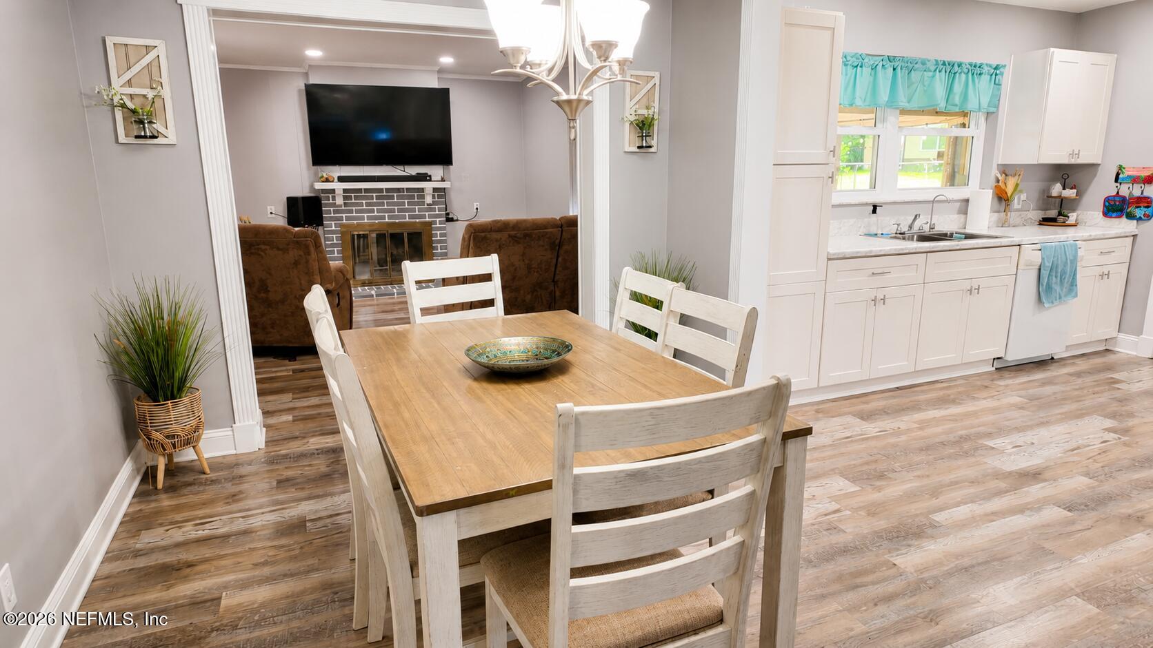 1050 Chapeau Road Jacksonville, FL 32211 - Photo 7 of 28 Dinning Table