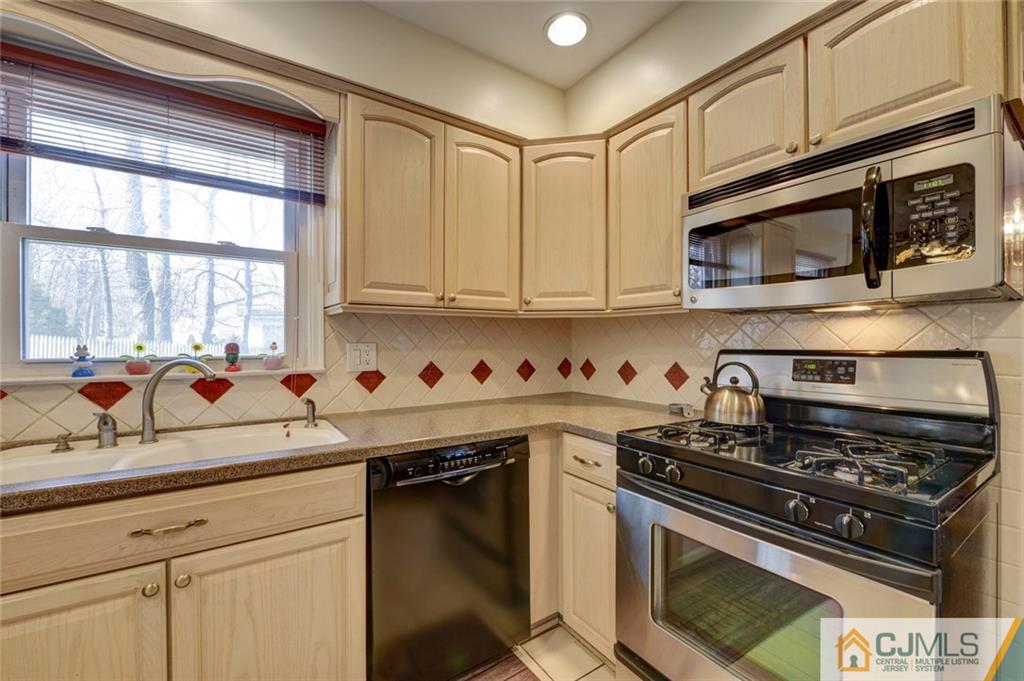 10 Churchill Road East Brunswick, NJ 08816 - Photo 6 of 21 Gallery Image 6