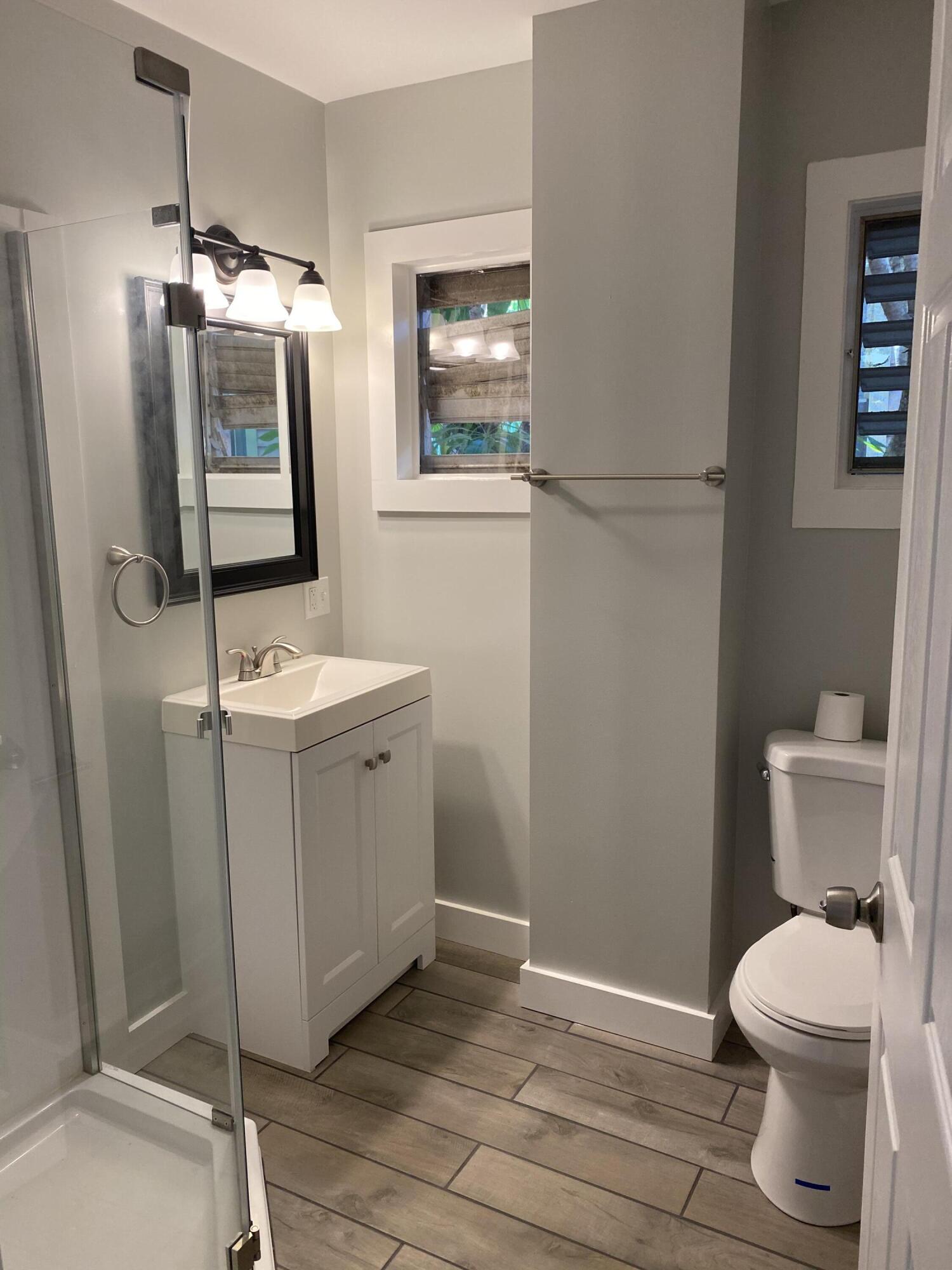 709 Whitmarsh Lane Key West, FL 33040 - Photo 12 of 25 713 Apt Bathroom