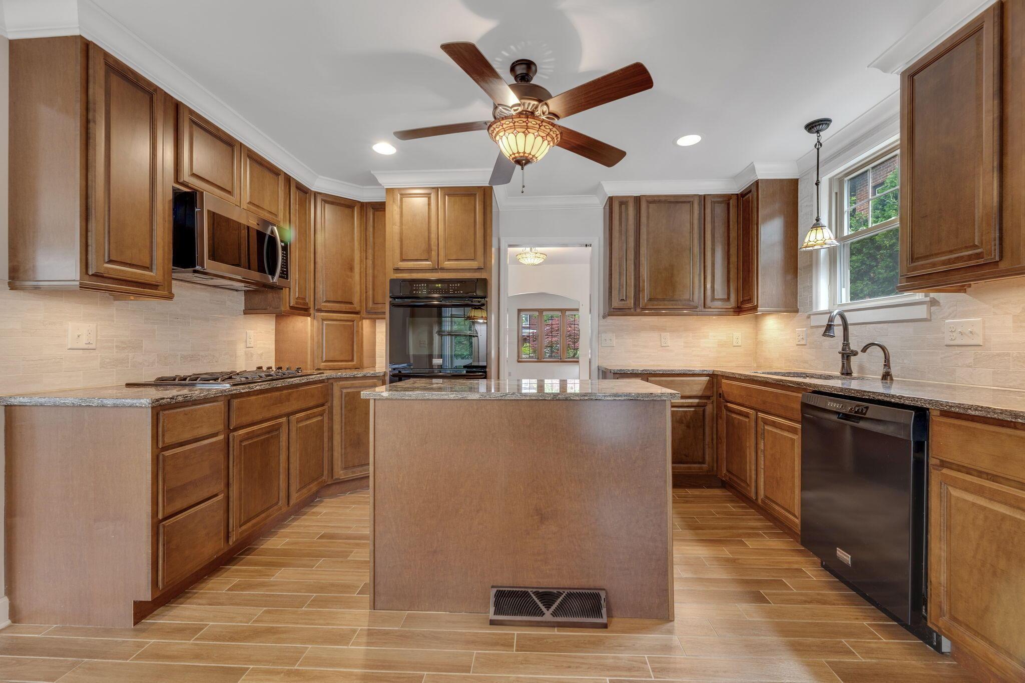 35 Brevoort Road Columbus, OH 43214 - Photo 12 of 48 Kitchen