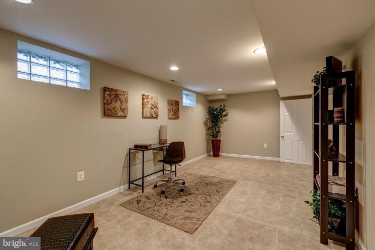 1010 Hart Road Baltimore, MD 21286 - Photo 25 of 30 a view of a hallway with workspace