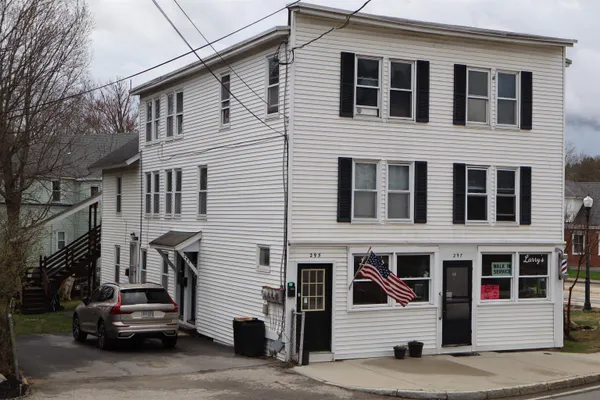 $700,000 | 291 Village Street, Concord, NH 03303