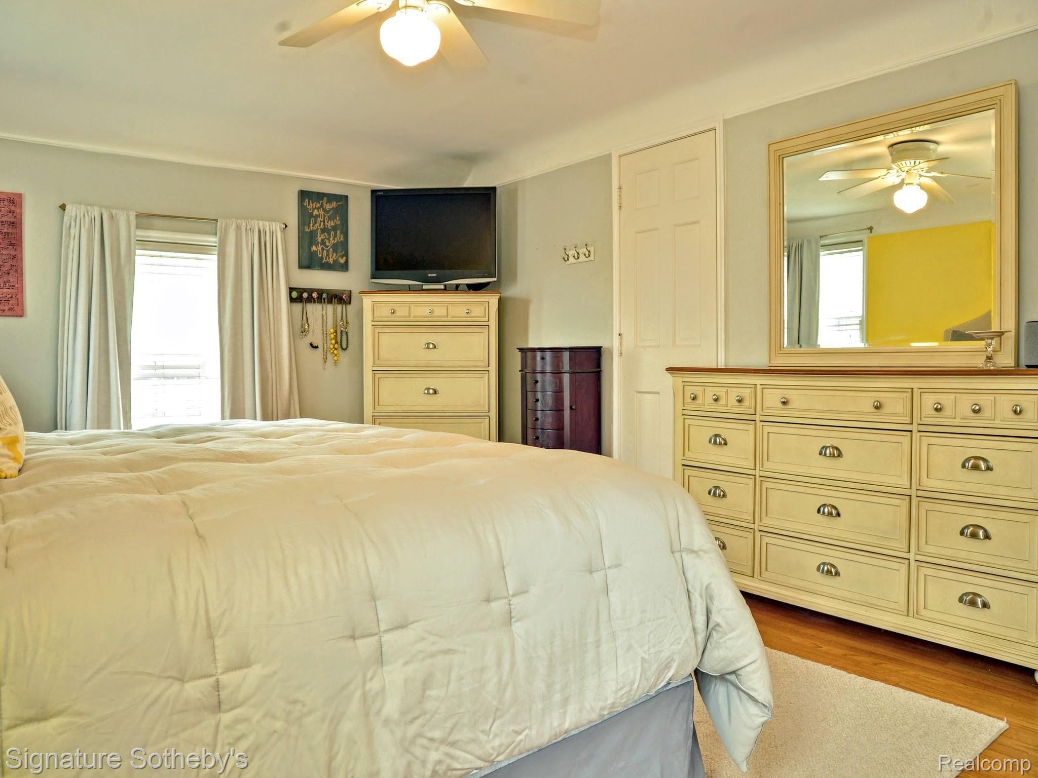 1134 Harvard Road Grosse Pointe, MI 48230 - Photo 13 of 33 Master Bedroom