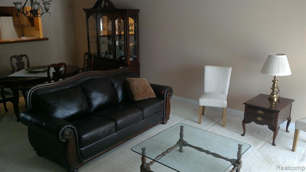 628 Tennyson Rochester Hills, MI 48307 - Photo 11 of 32
